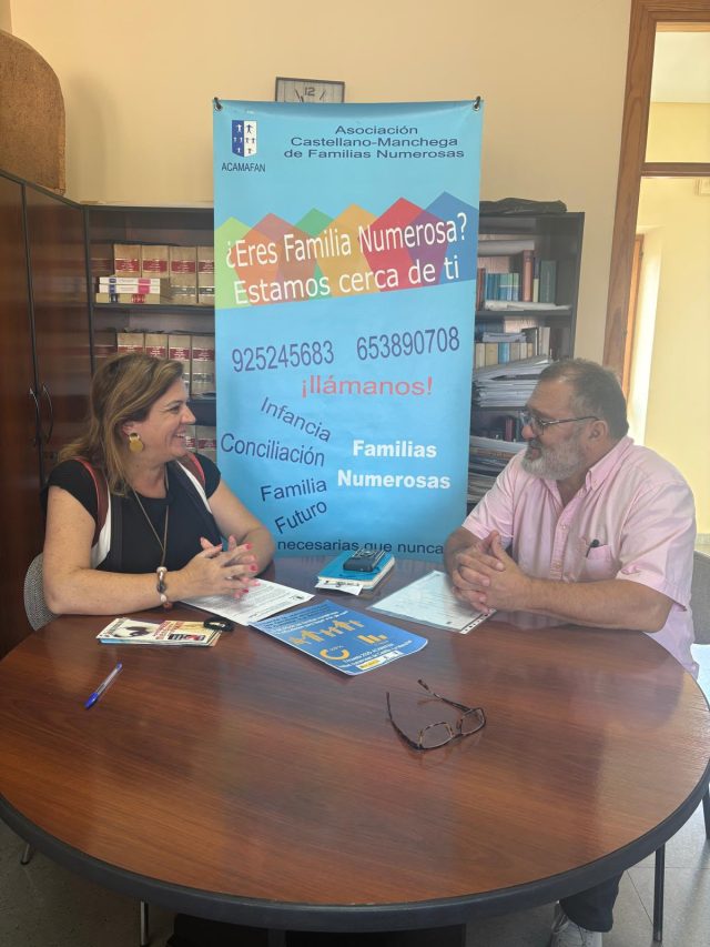 ACAMAFAN presenta su labor al Ayuntamiento de Agudo (Ciudad Real) ACAMAFAN presenta su labor al Ayuntamiento de Agudo (Ciudad Real)